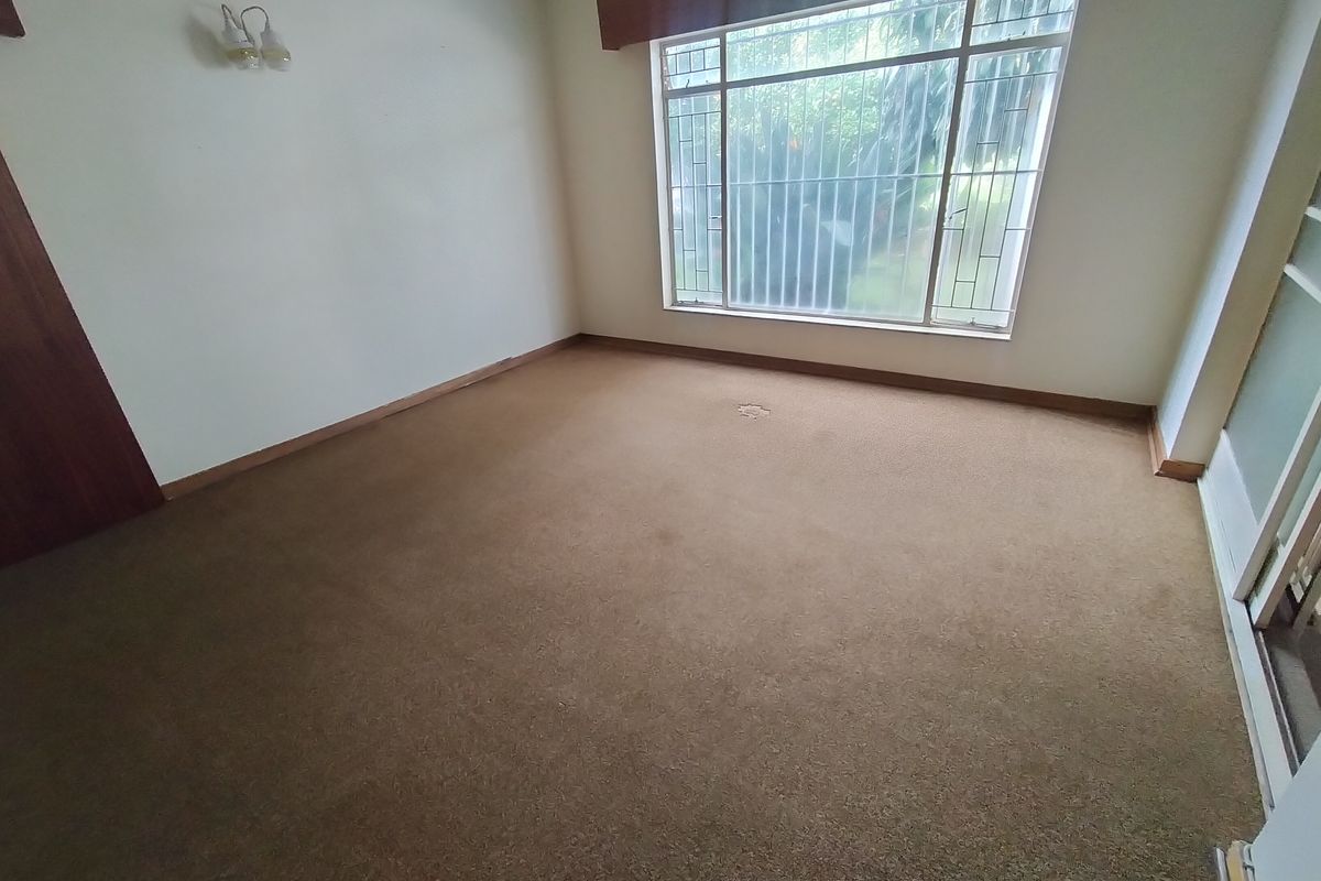 Prime Florauna Property Offering Space, Comfort & Opportunity - Photo 4