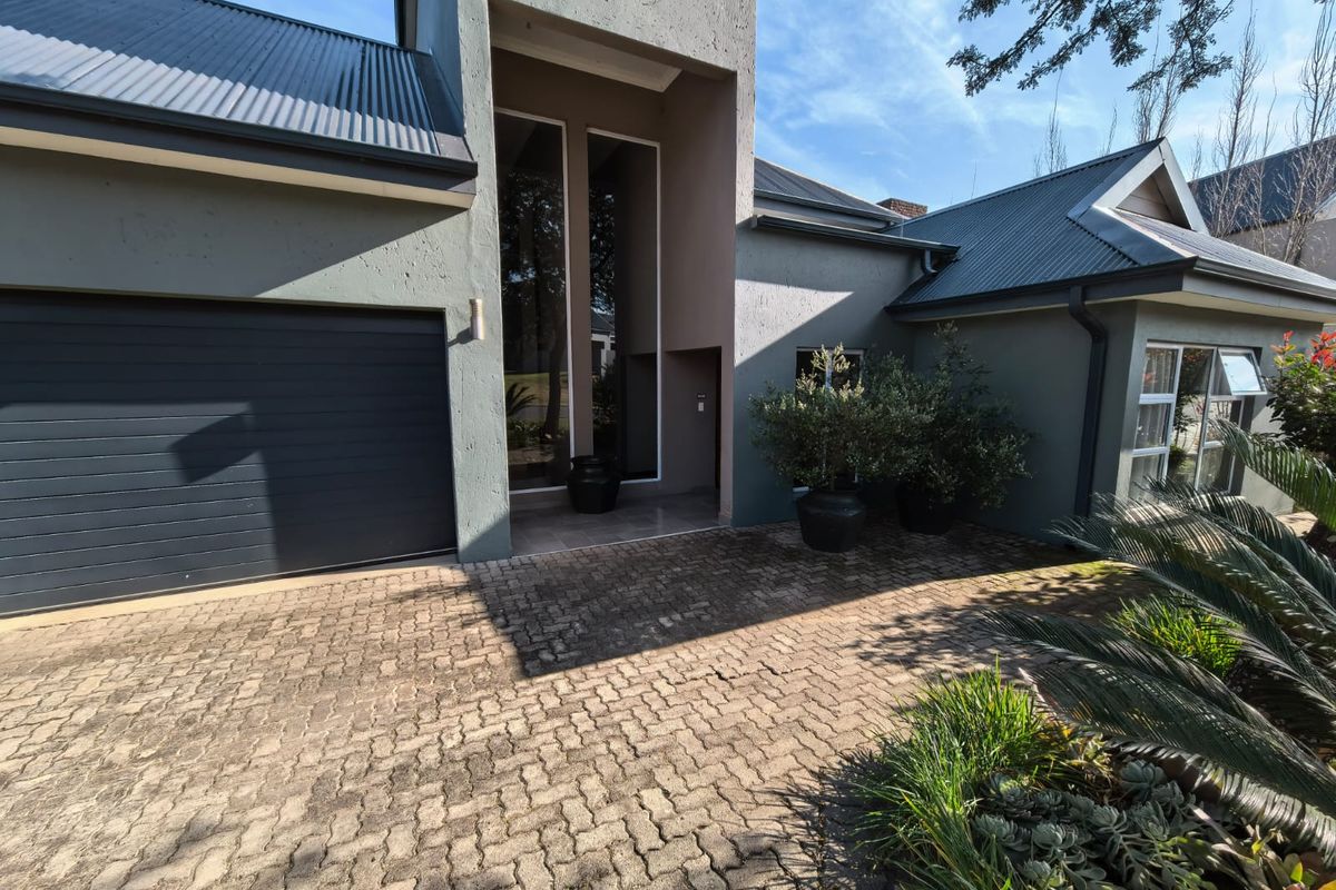 Amazing off the grid residence for Sale in Vaal De Grace Golf Estate - Photo 3