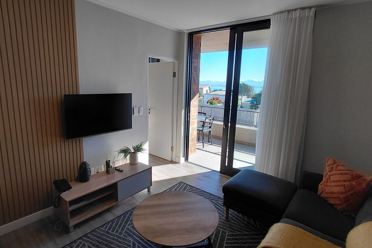Location, Location, Luxury - Photo 5