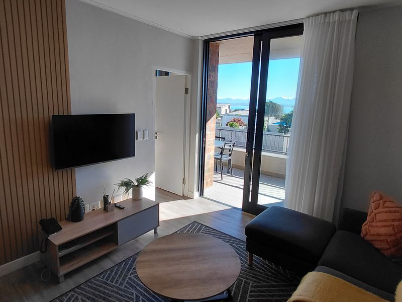 Location, Location, Luxury - Photo 5