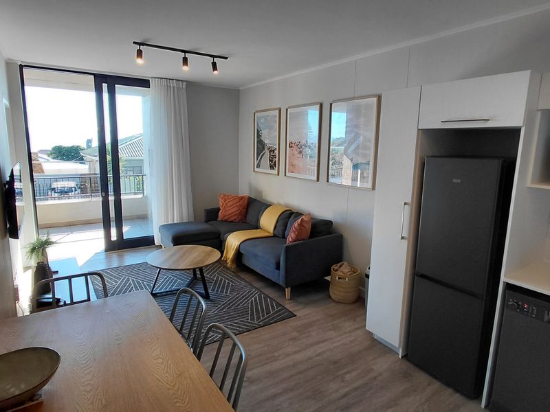 Location, Location, Luxury - Photo 7