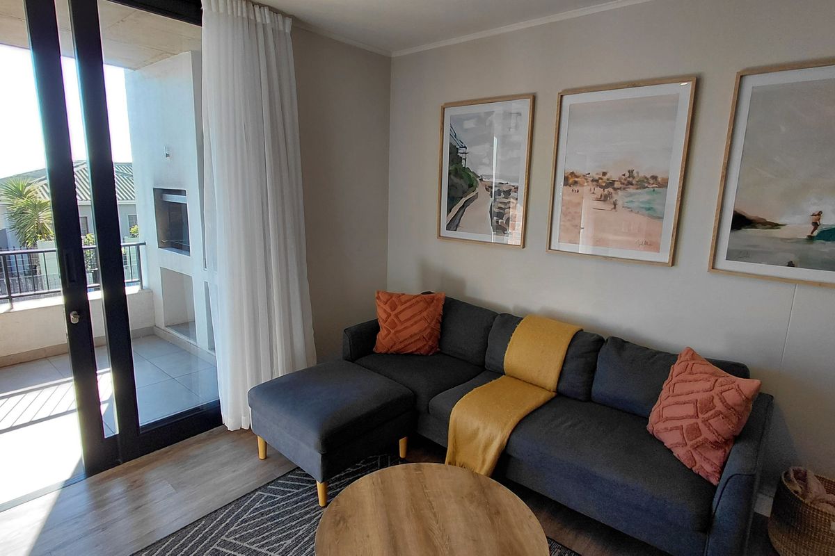 Location, Location, Luxury - Photo 4