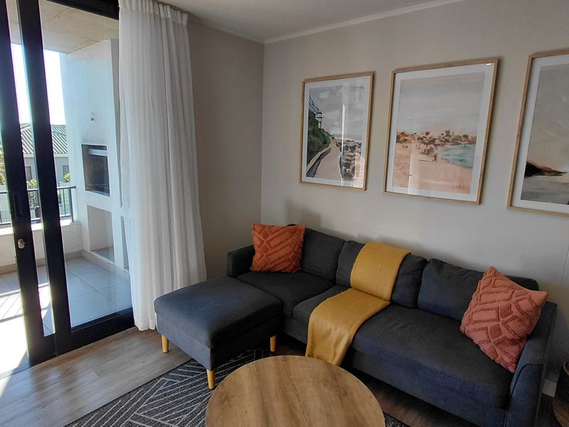 Location, Location, Luxury - Photo 4