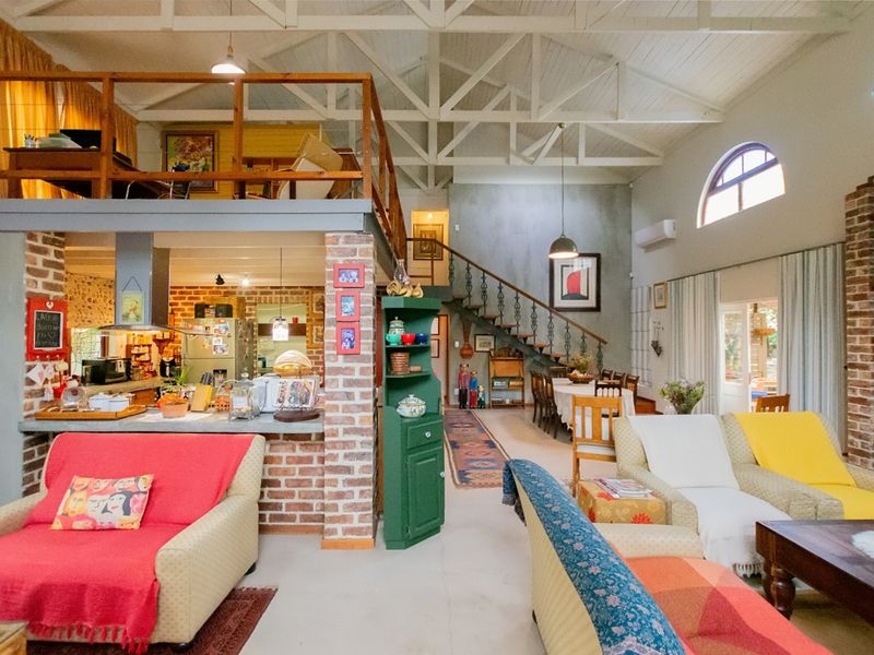 Barn-Style Retreat - Artists' Dream - Photo 5