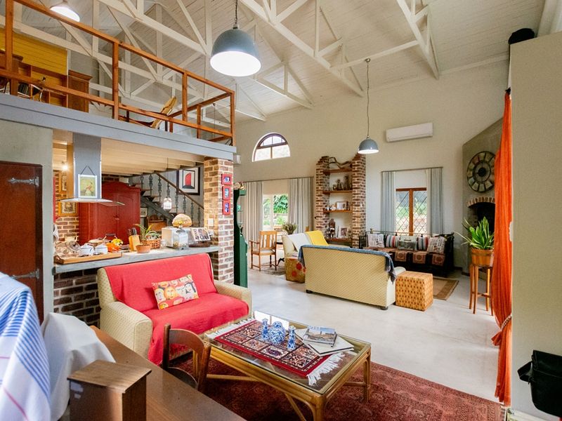Barn-Style Retreat - Artists' Dream - Photo 6