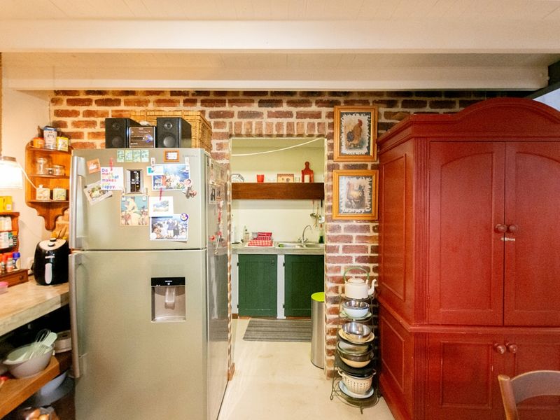 Barn-Style Retreat - Artists' Dream - Photo 10