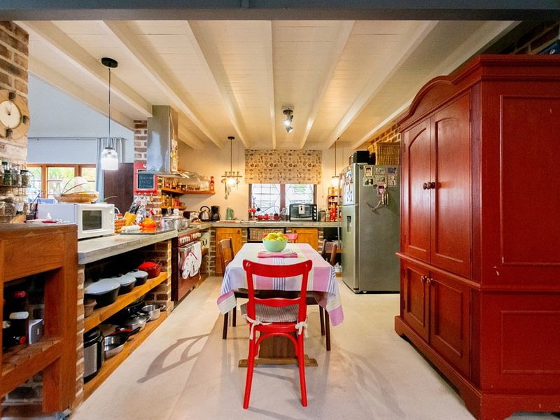 Barn-Style Retreat - Artists' Dream - Photo 9