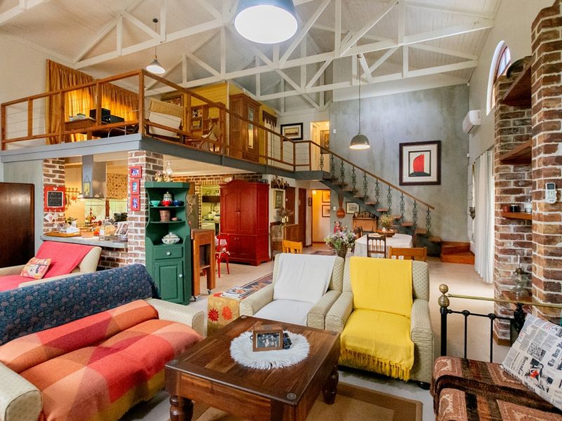 Barn-Style Retreat - Artists' Dream - Photo 7