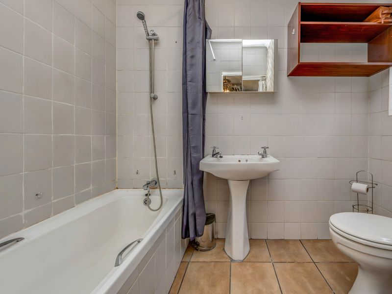 A beautiful  3 bedroom home in Sharonlea perfect for families seeking comfort and convenience! - Photo 10