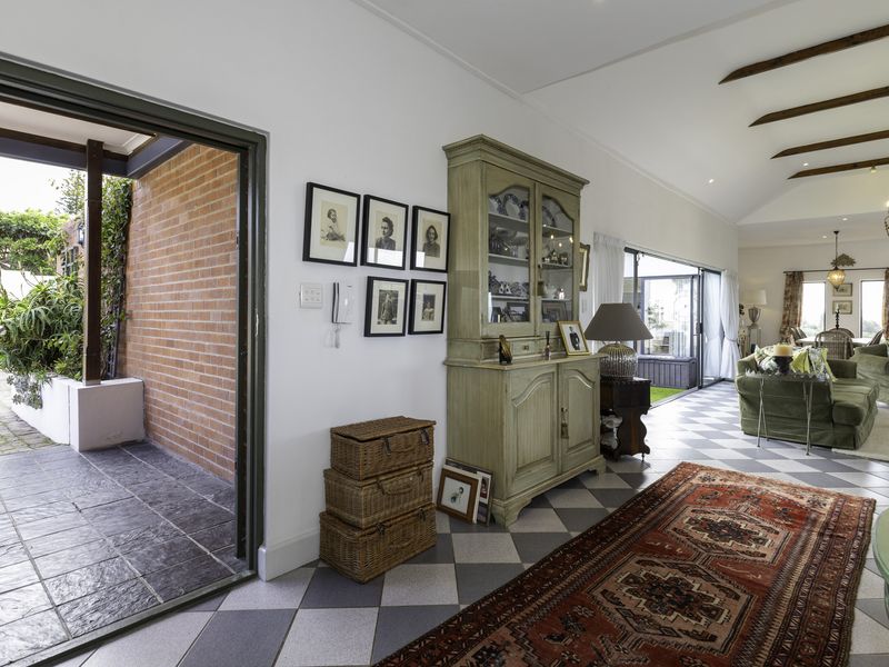 The Perfect Blend of Luxury, Space and Sea Views in Port Alfred - Photo 3