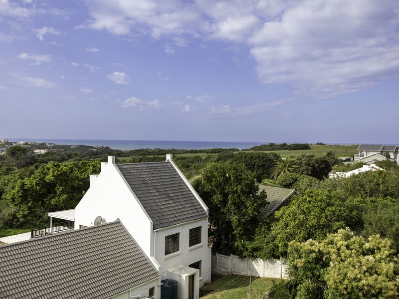 The Perfect Blend of Luxury, Space and Sea Views in Port Alfred - Photo 10