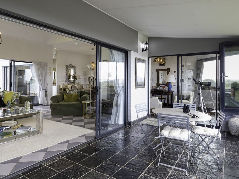 The Perfect Blend of Luxury, Space and Sea Views in Port Alfred - Photo 8