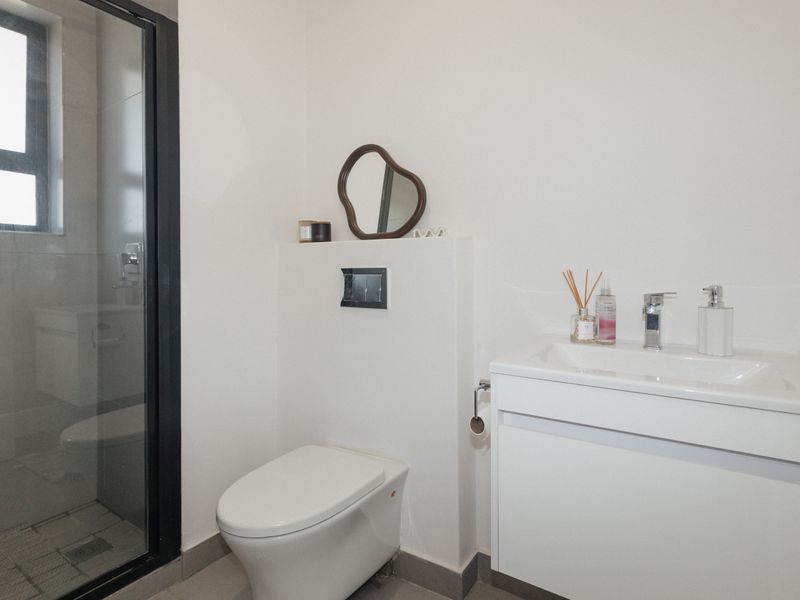 Studio Apartment Rental Monthly In Durbanville - Photo 6