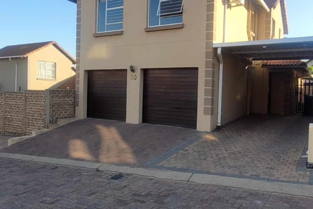 Modern Living Meets Ultimate Comfort! - Photo 4
