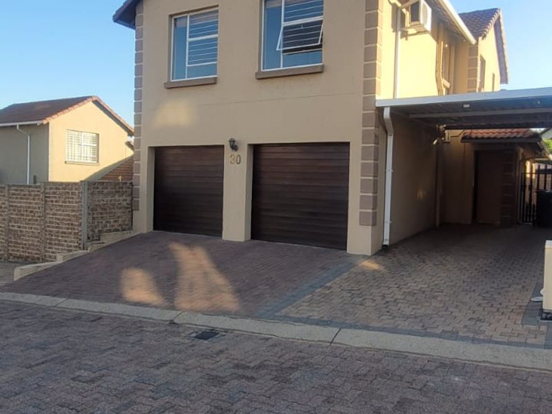 Modern Living Meets Ultimate Comfort! - Photo 4