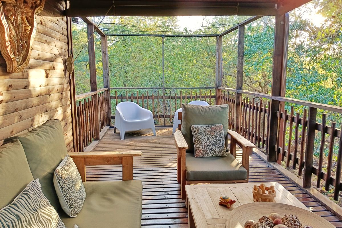 Beautiful Home in the bush! - Photo 2