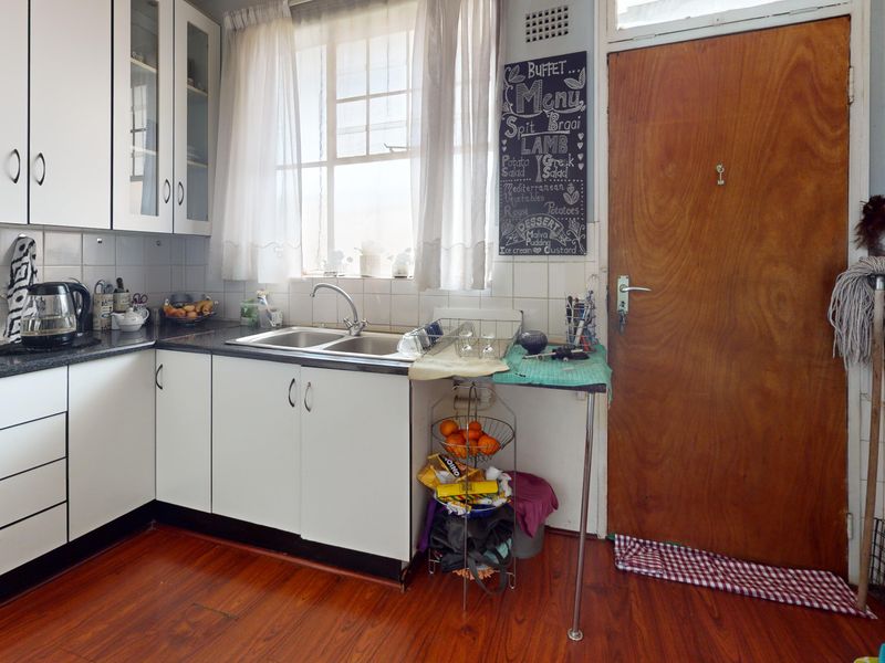 Not to be missed, large modern 2 bedroom flat in Denlee - Photo 7