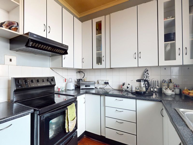 Not to be missed, large modern 2 bedroom flat in Denlee - Photo 5