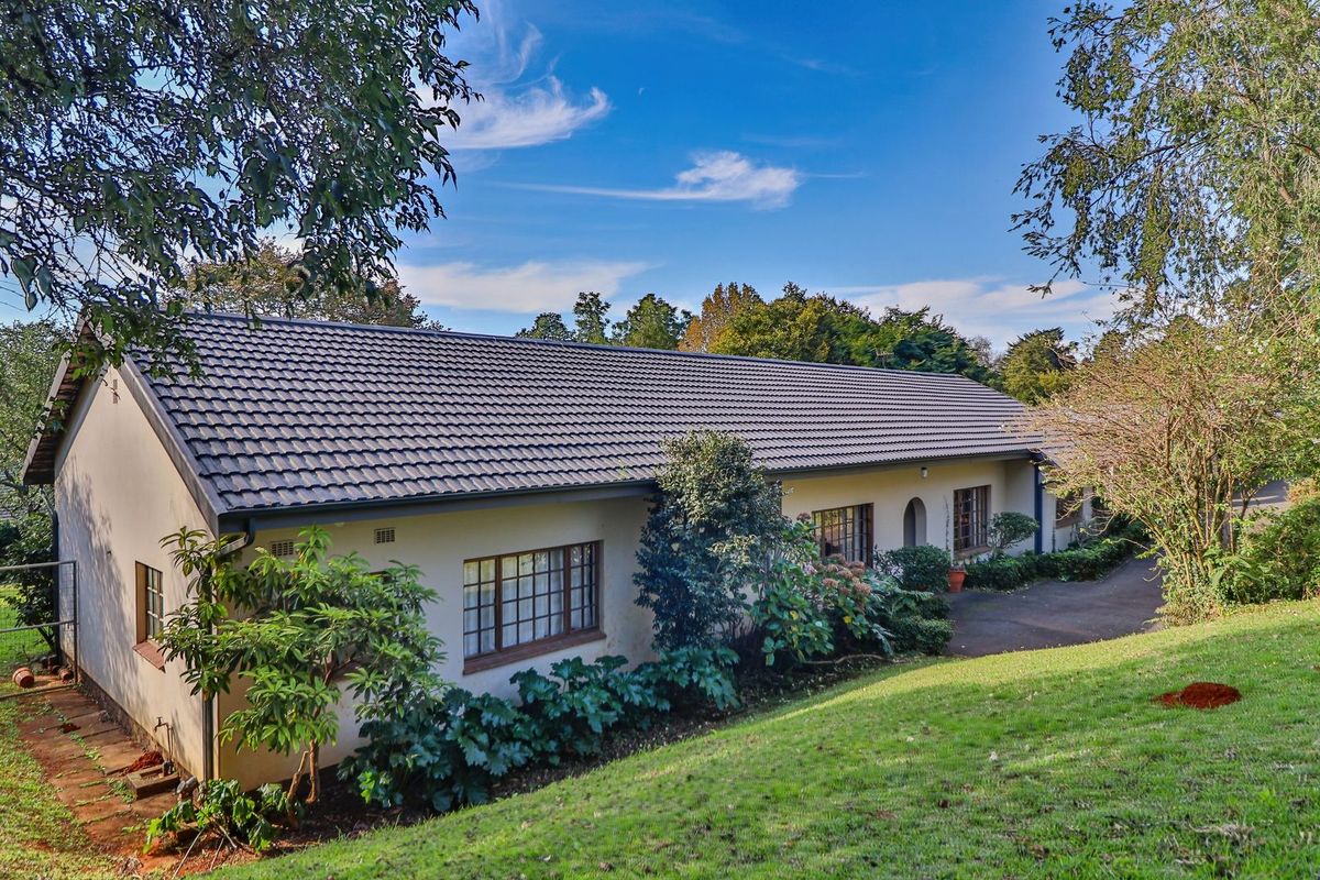 Charming Family Home - Photo 3