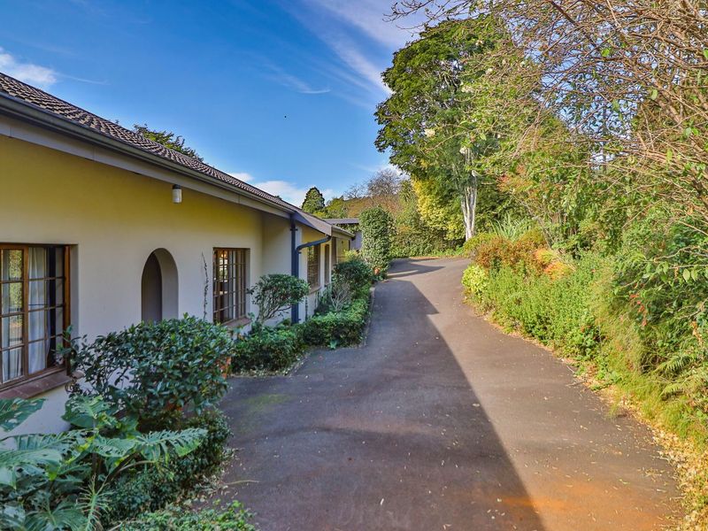 Charming Family Home - Photo 9