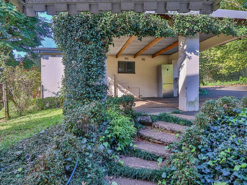 Charming Family Home - Photo 6