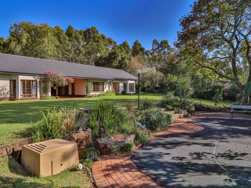 Charming Family Home - Photo 2
