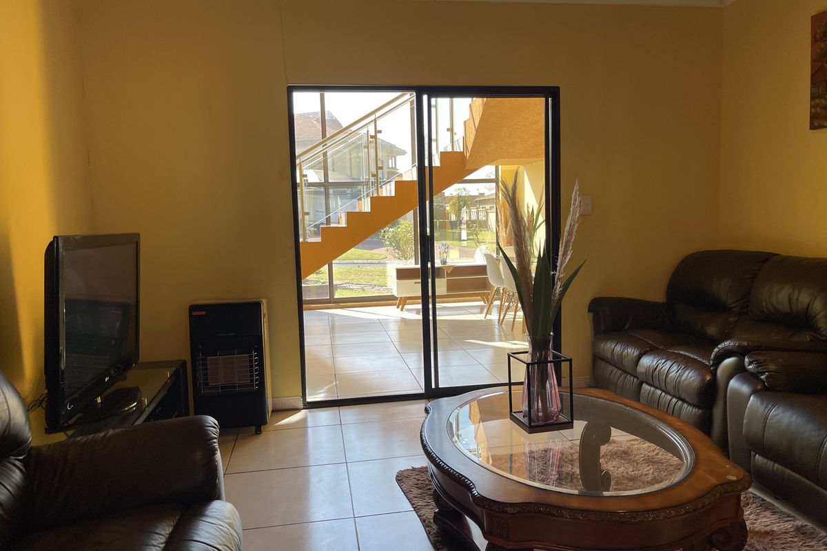 Elegant Double-Storey Masterpiece in Eligwa Estate. - Photo 5