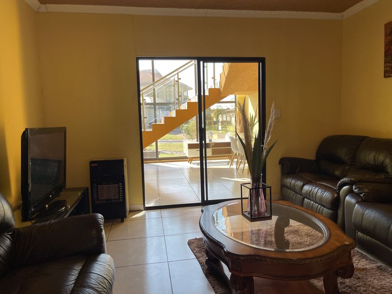 Elegant Double-Storey Masterpiece in Eligwa Estate. - Photo 5