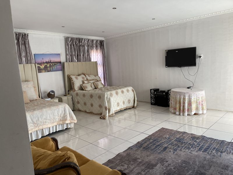 Elegant Double-Storey Masterpiece in Eligwa Estate. - Photo 9