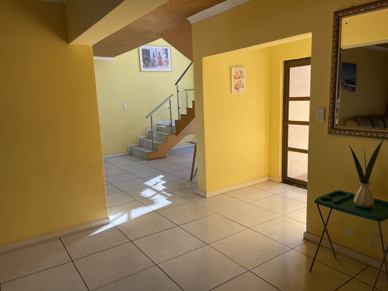 Elegant Double-Storey Masterpiece in Eligwa Estate. - Photo 4