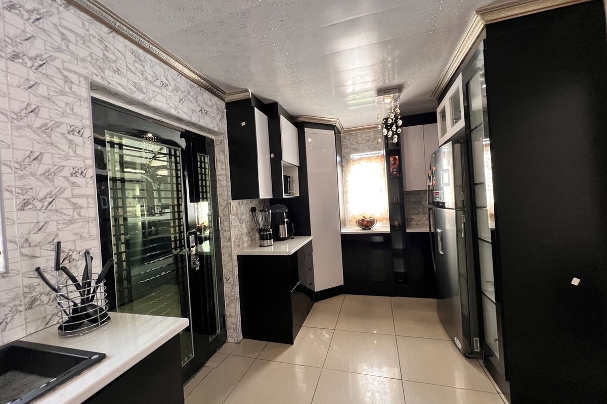 FOR SALE – PERFECT STARTER HOME IN SEBOKENG ZONE 17 - Photo 4