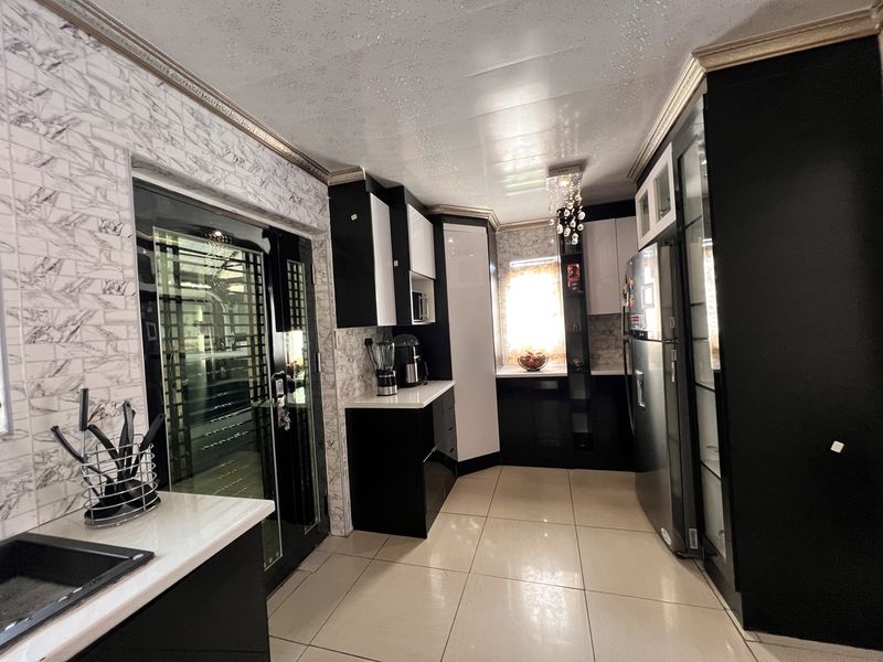 FOR SALE – PERFECT STARTER HOME IN SEBOKENG ZONE 17 - Photo 4