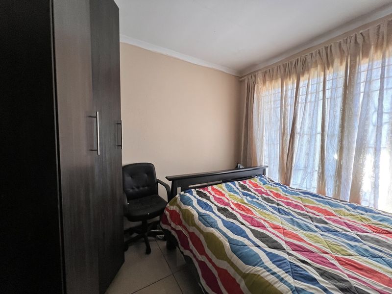 FOR SALE – PERFECT STARTER HOME IN SEBOKENG ZONE 17 - Photo 9