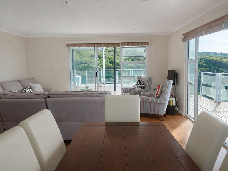 Prime Coastal Living in Boggomsbaai  Uninterrupted Ocean & Gorge Views - Photo 4