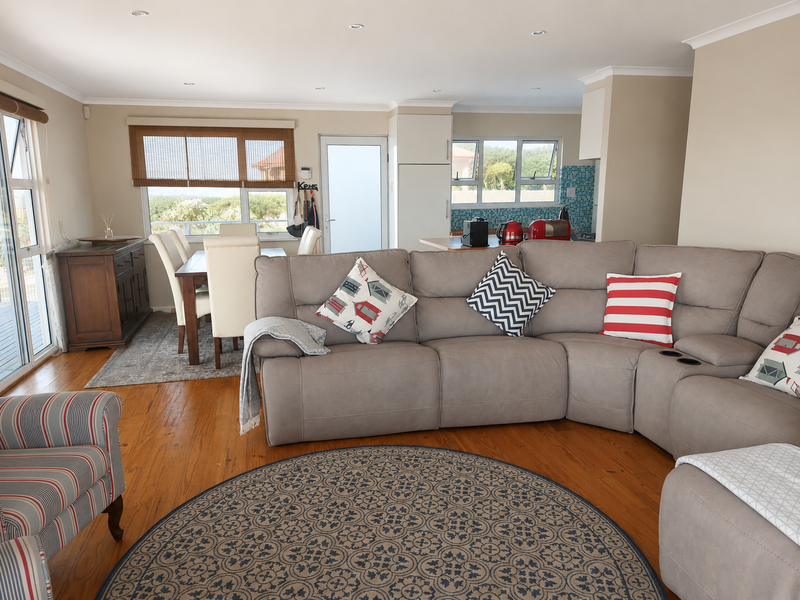 Prime Coastal Living in Boggomsbaai  Uninterrupted Ocean & Gorge Views - Photo 5