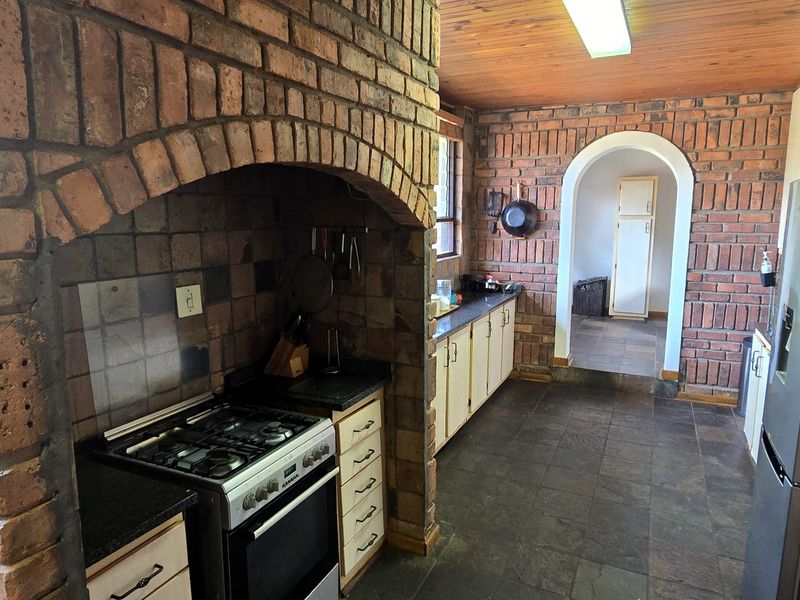 Investor’s Opportunity: 5-Bedroom Property with Renovation Potential in Colts Hill - Photo 7