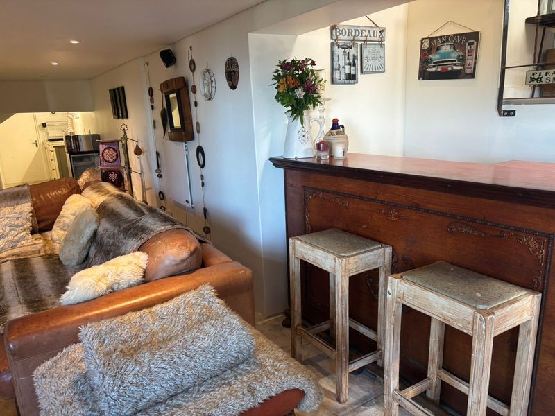 Stylish ad homely bachelor retreat - Photo 5