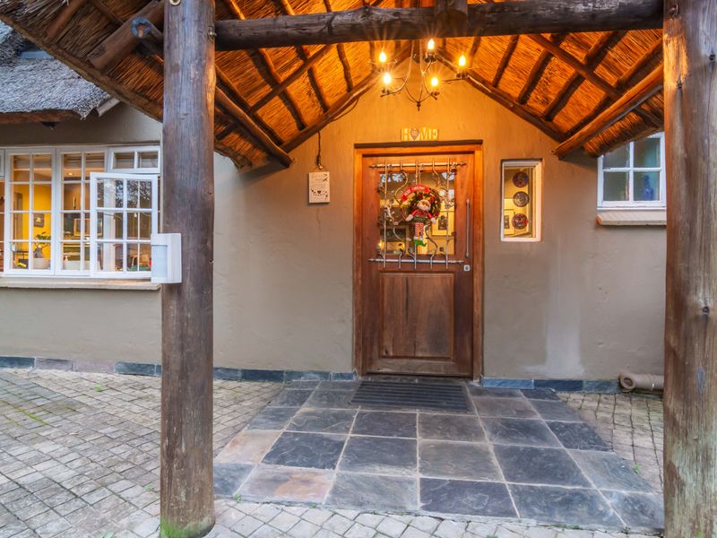 Spacious Family Living with a Country Feel - Photo 5