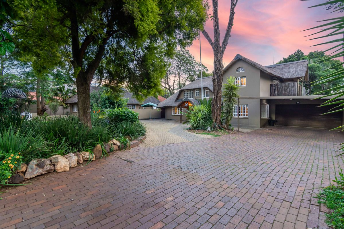 Spacious Family Living with a Country Feel - Photo 3