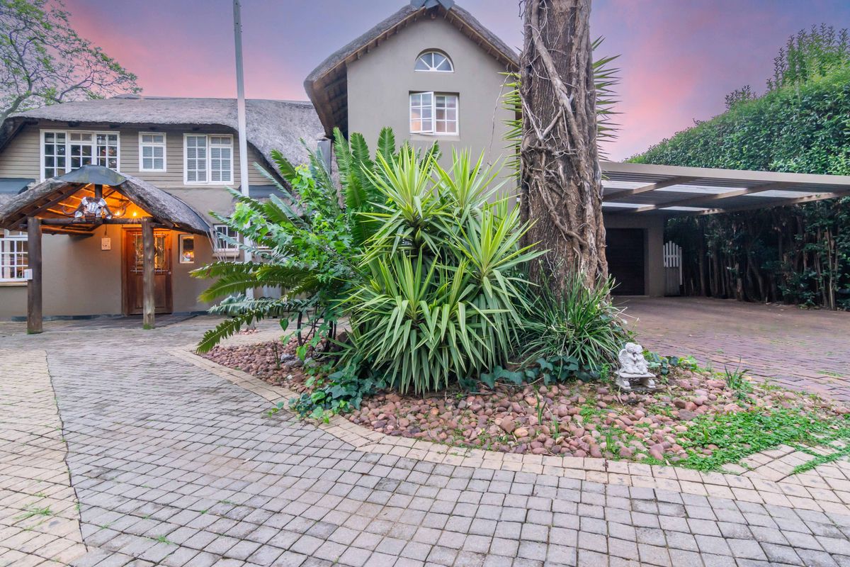 Spacious Family Living with a Country Feel - Photo 4
