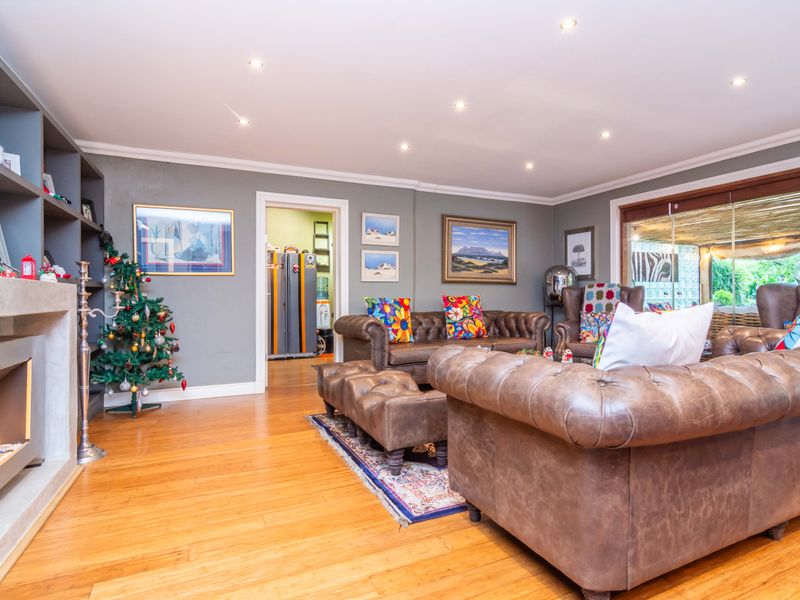 Spacious Family Living with a Country Feel - Photo 8