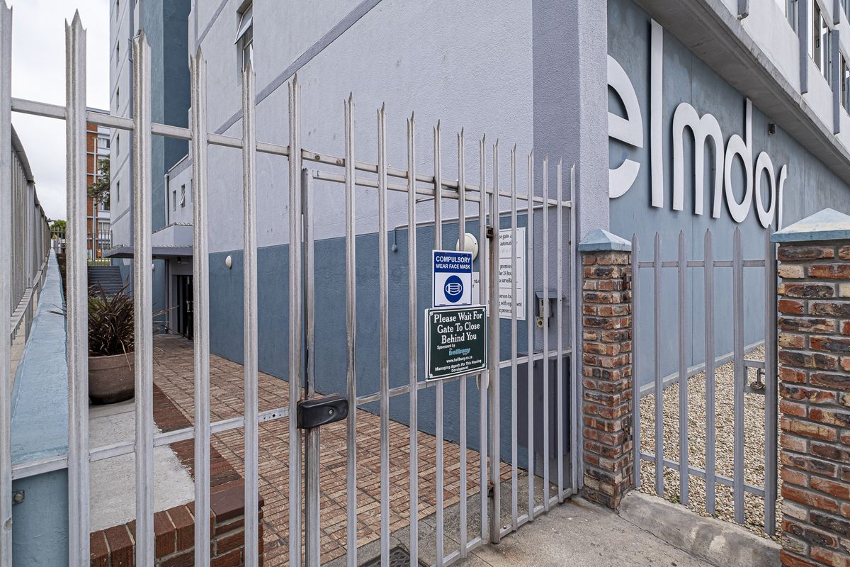 Secure and Spacious Two Bedroom Apartment in Humewood - Photo 2
