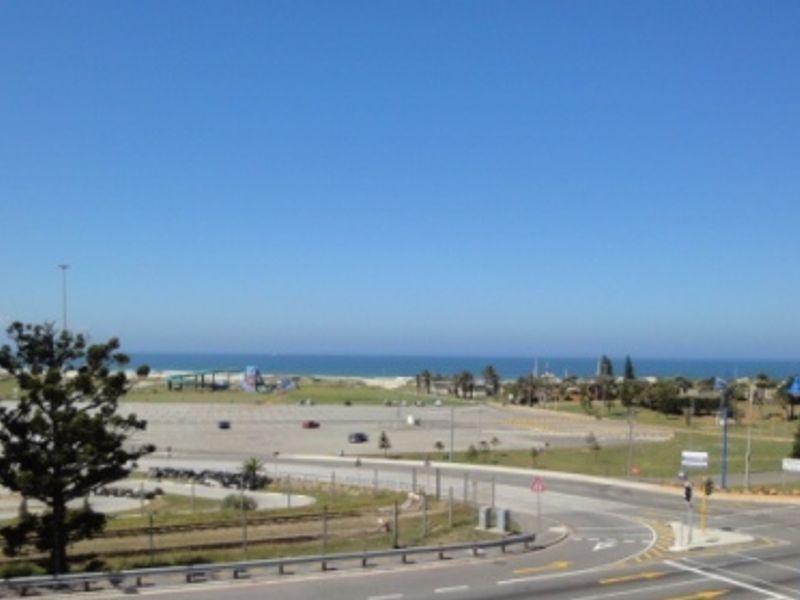 Secure and Spacious Two Bedroom Apartment in Humewood - Photo 3