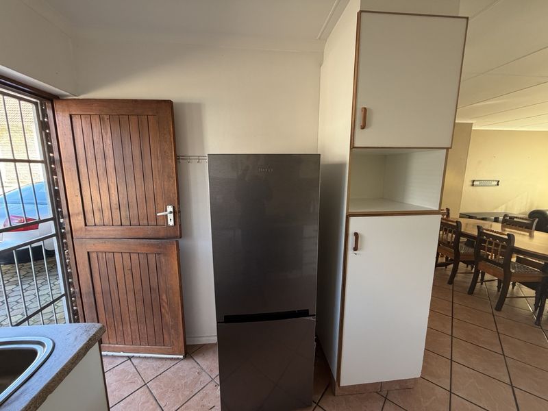 Townhouse For Sale In Mossel Bay - Photo 3
