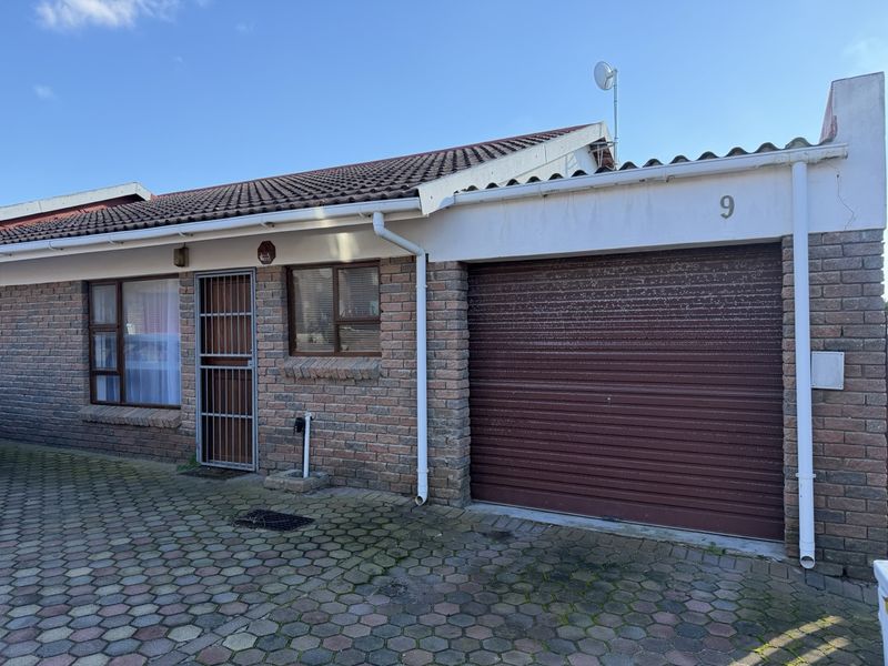 Townhouse For Sale In Mossel Bay - Photo 1