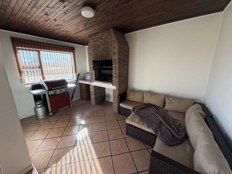 Townhouse For Sale In Mossel Bay - Photo 6