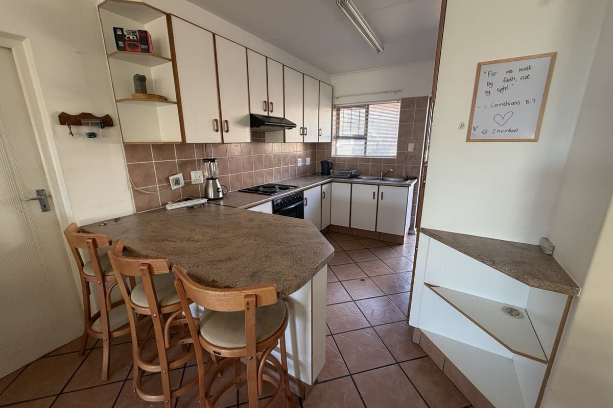 Townhouse For Sale In Mossel Bay - Photo 4