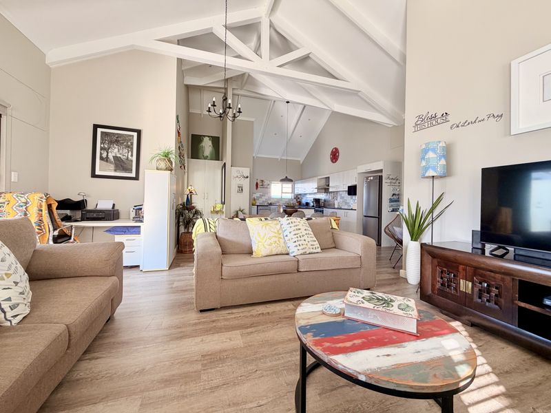 A Home You'll Love Coming Back To - Photo 5