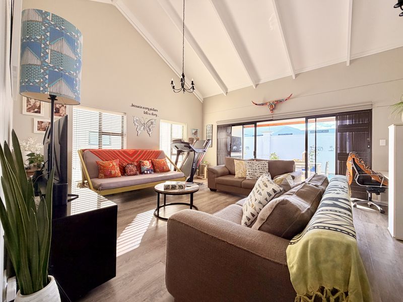 A Home You'll Love Coming Back To - Photo 2