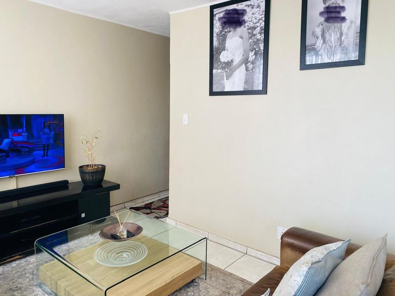 Charming 2-Bedroom Apartment in Morningside – Secure, Well Maintained & Perfect for First-Time Buyer - Photo 8